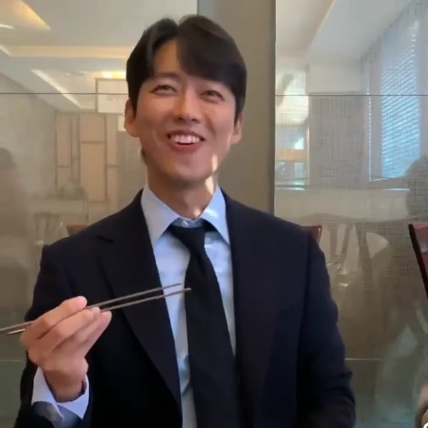 充满粉丝爱意的南宮珉人气照片