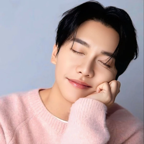 今天最受喜愛的李昇基模樣