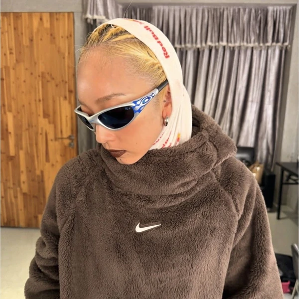 Popular photo full of fans’ love for KYOKA