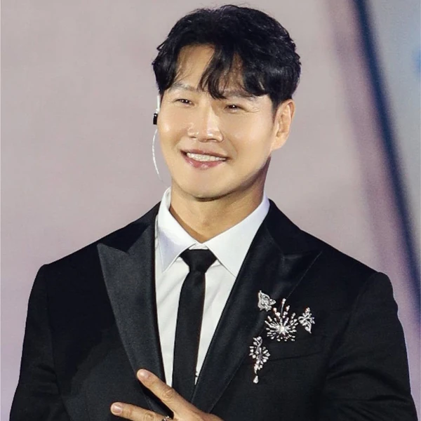 充满粉丝爱意的金钟国人气照片