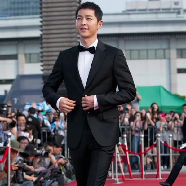 今天最受喜愛的宋仲基模樣