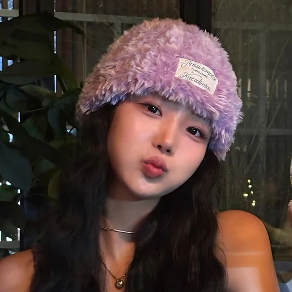 The most loved look of Kim Soyeon (2004) today