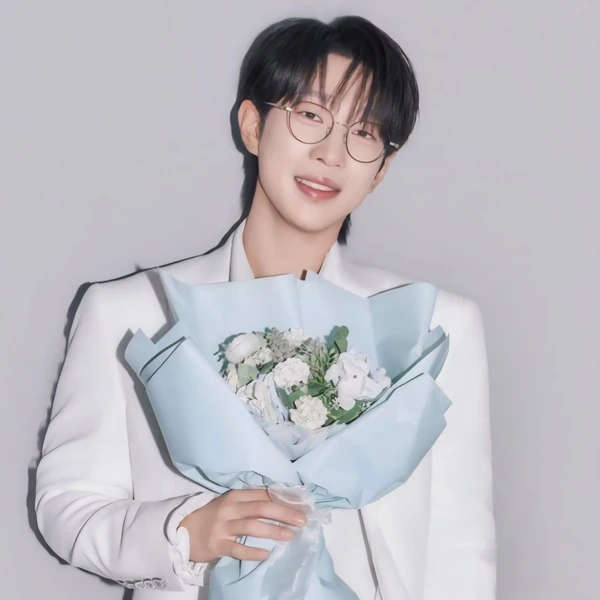 The most loved look of An Sunghoon today