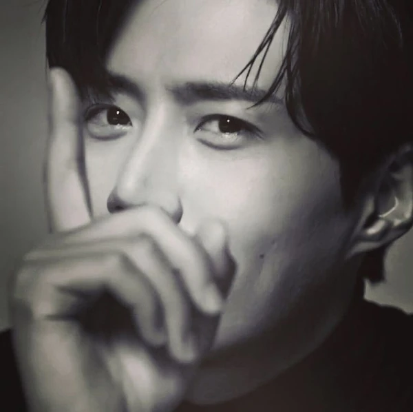 Popular photo full of fans’ love for Kim Seonho