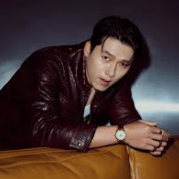 Foto populer Hyun Bin yang penuh cinta dari penggemar