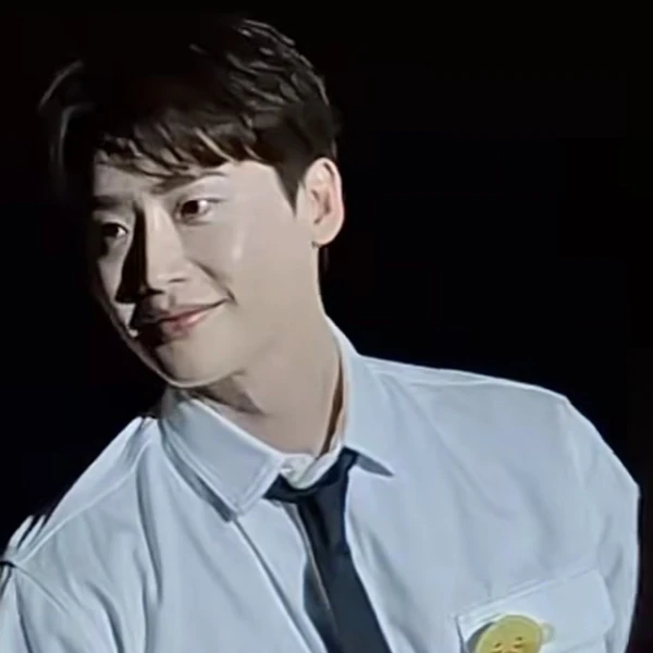 The most loved look of Lee Jongsuk today