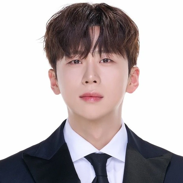 Popular photo full of fans’ love for Namgung Jin