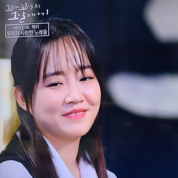 The most loved look of Younha today