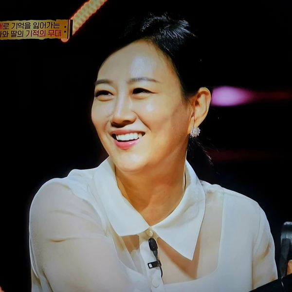 Popular photo full of fans’ love for Jang Yoonjeong