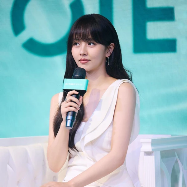 キム・ソヒョンへのファンの愛が詰まった人気写真