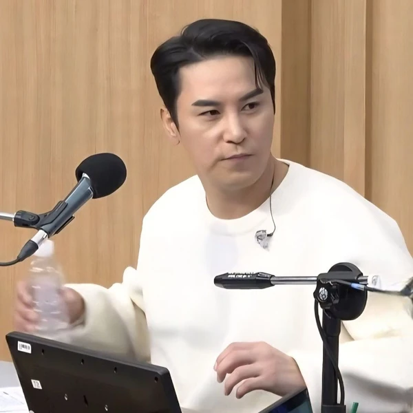 Foto populer Jang Minho yang penuh cinta dari penggemar