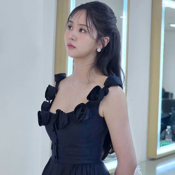 Popular photo full of fans’ love for Kim Sohyun