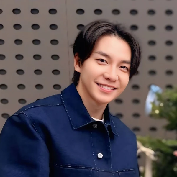 充满粉丝爱意的李升基人气照片