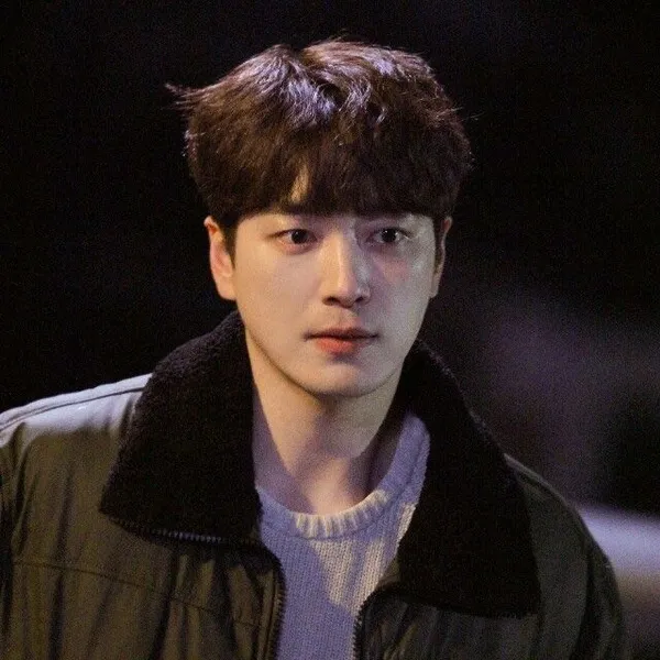 今天最受喜愛的李浚赫模樣