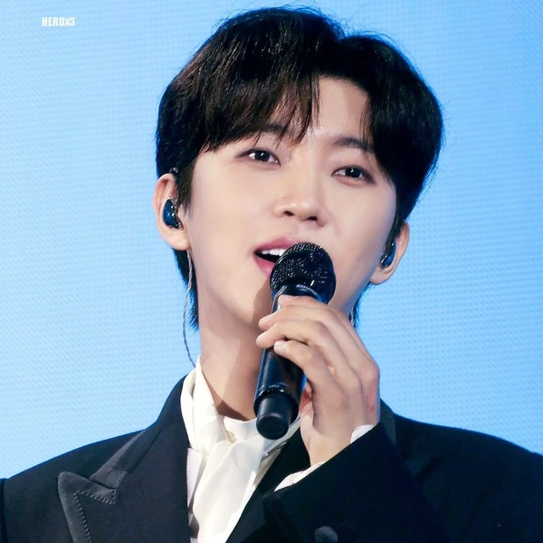 Foto populer Lim Youngwoong yang penuh cinta dari penggemar