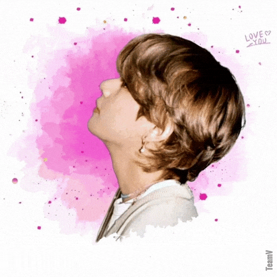 Top moment of Kim Taehyung (V) chosen by fans