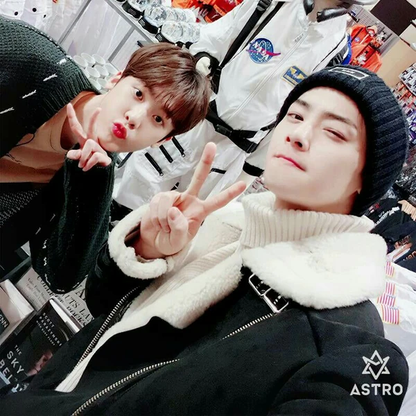 Momen terbaik Cha Eunwoo pilihan penggemar