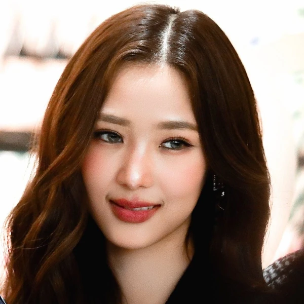 Popular photo full of fans’ love for Film Rachanun Mahawan