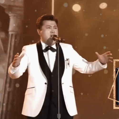 充满粉丝爱意的金浩中人气照片