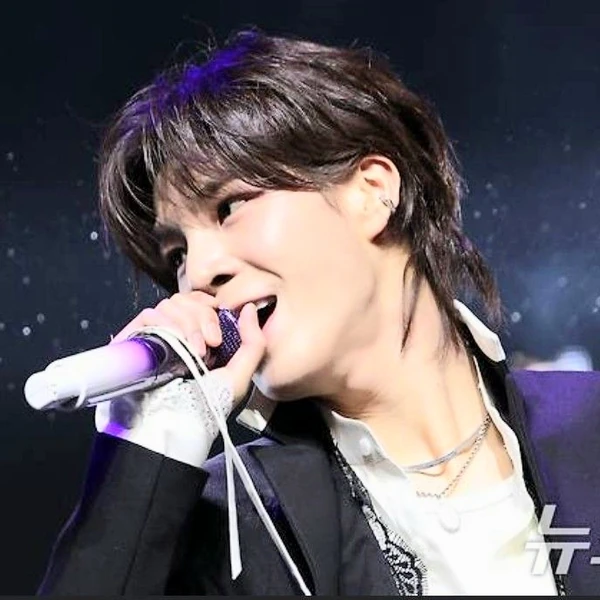 充滿粉絲愛的鄭東元人氣照片