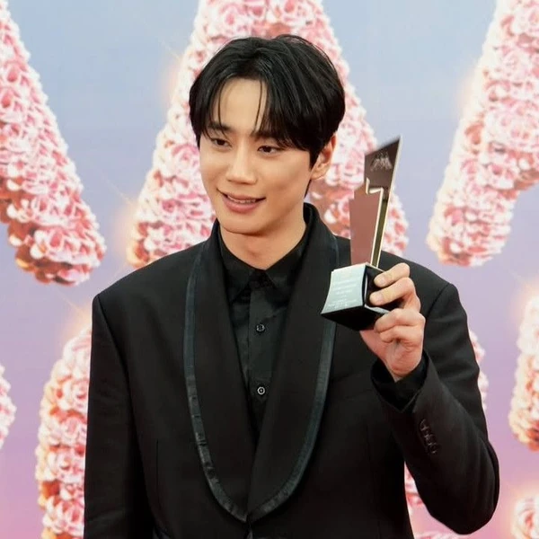 The most loved look of Lee Junyoung today