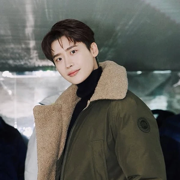 The most loved look of Lee Jongsuk today