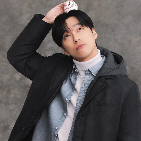 Popular photo full of fans’ love for Namkoong Min