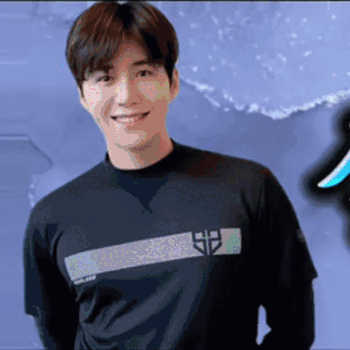 Popular photo full of fans’ love for Kim Seonho