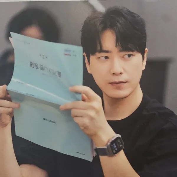 Popular photo full of fans’ love for Lee Joonhyuk