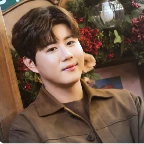 The most loved look of Jin Haesung today