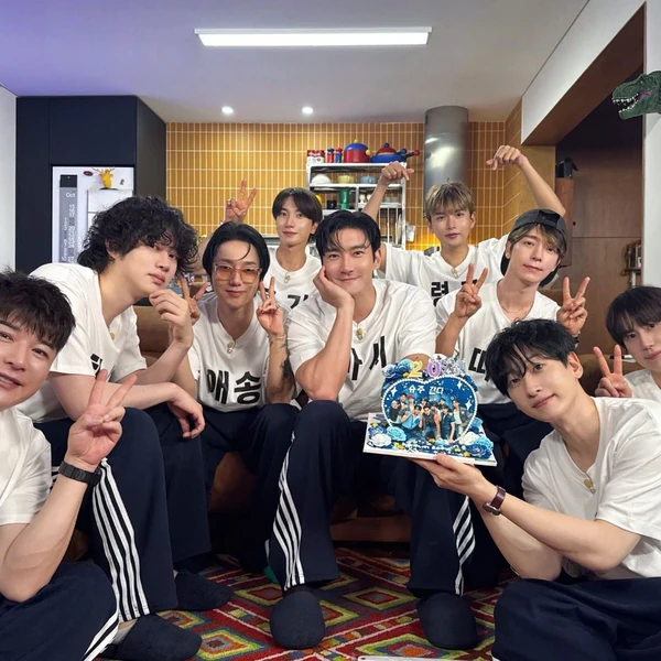 The most loved look of Choi Siwon today