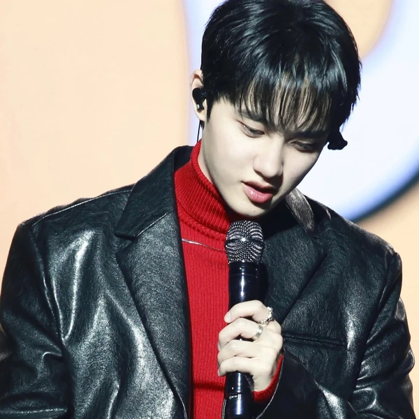 오늘 가장 사랑받은 도경수 (디오)의 모습