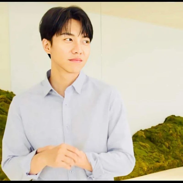 今天最受喜愛的李昇基模樣