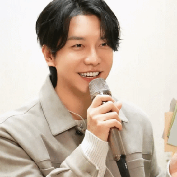 Penampilan Lee Seunggi yang paling disukai hari ini