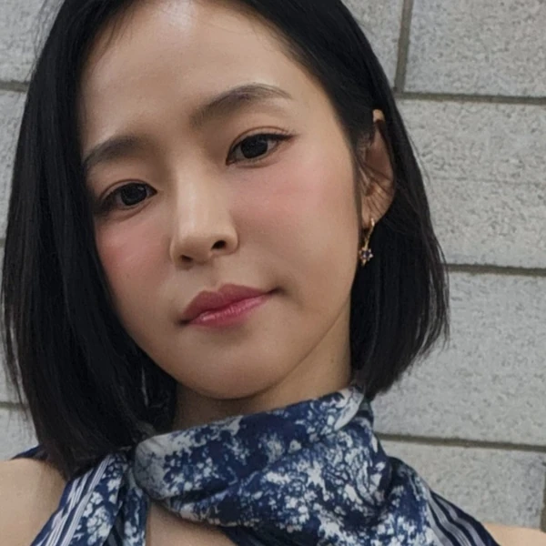 The most loved look of Hong Ja today