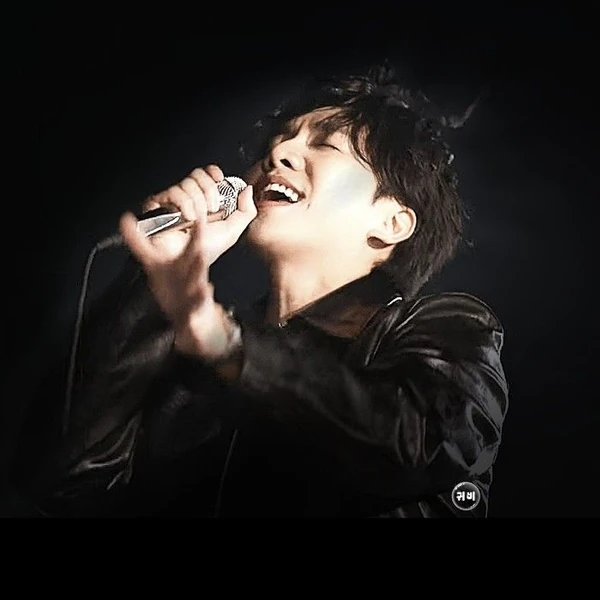 Penampilan Lee Seunggi yang paling disukai hari ini