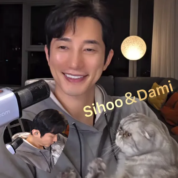 The most loved look of Park Sihoo today