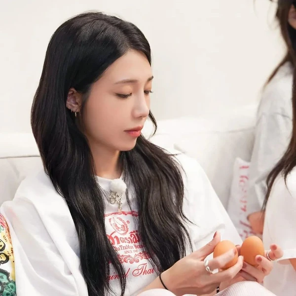 Popular photo full of fans’ love for Jung Eunji