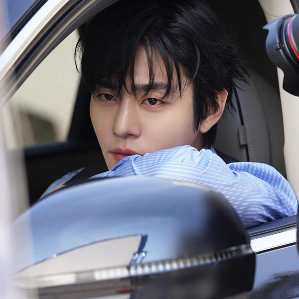 Foto populer Ahn Hyoseop yang penuh cinta dari penggemar