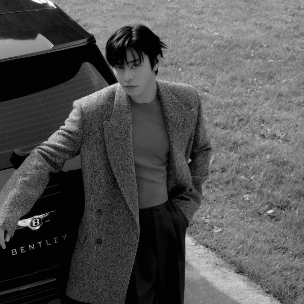 Foto populer Ahn Hyoseop yang penuh cinta dari penggemar