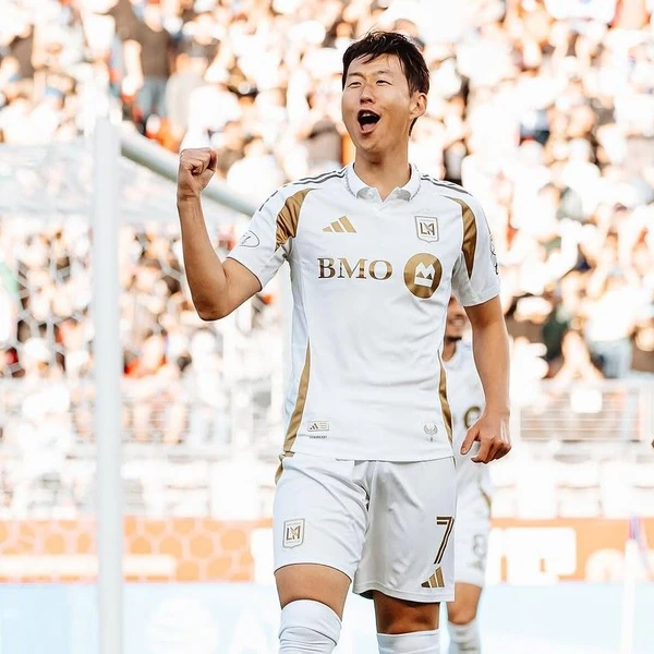 Foto profil populer Son Heungmin yang disukai penggemar