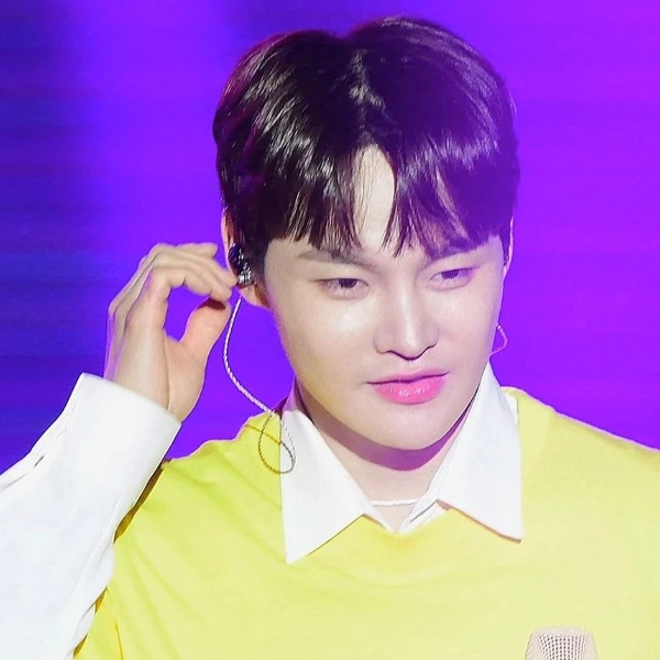 Popular photo full of fans’ love for Park Seojin