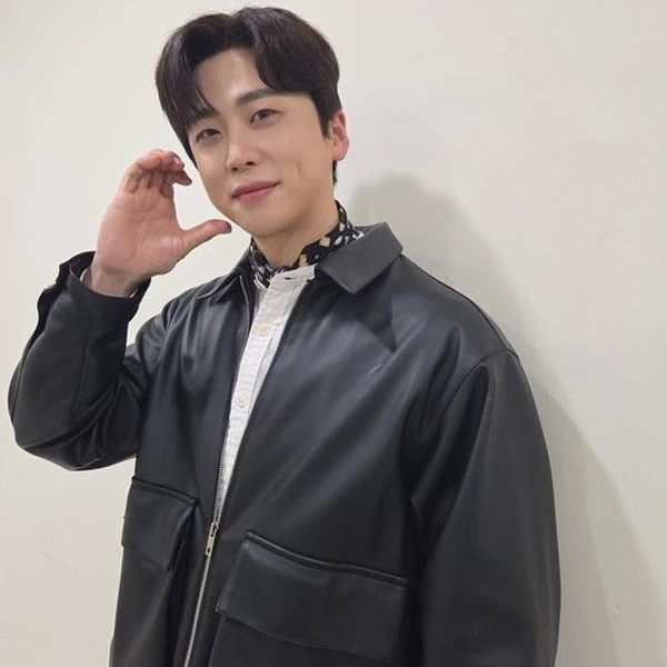 充滿粉絲愛的Namgung Jin人氣照片