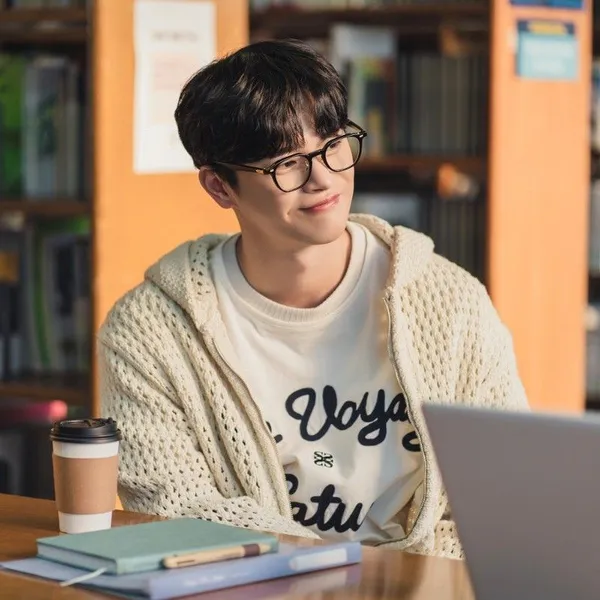 The most loved look of Seo Inguk today