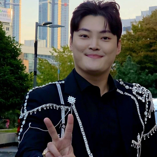 Popular photo full of fans’ love for Kim Kyungmin