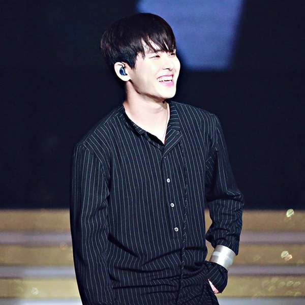 今天最受喜愛的李浩沅模樣