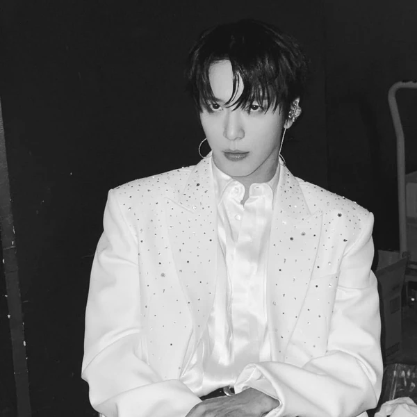 Popular photo full of fans’ love for Jung Yonghwa