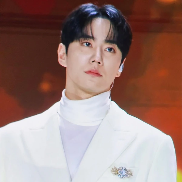 充滿粉絲愛的李濬榮人氣照片