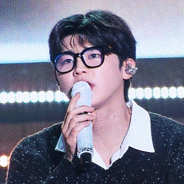 今天最受喜愛的朴志賢模樣