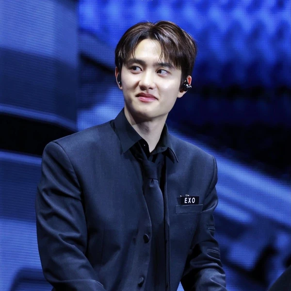 Foto populer Doh Kyungsoo (D.O.) yang penuh cinta dari penggemar